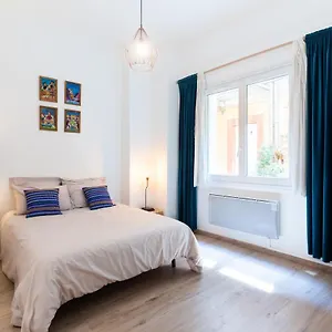 https://le-chin-patio-convivial-parking-centre.midi-pyreneeshotels.com